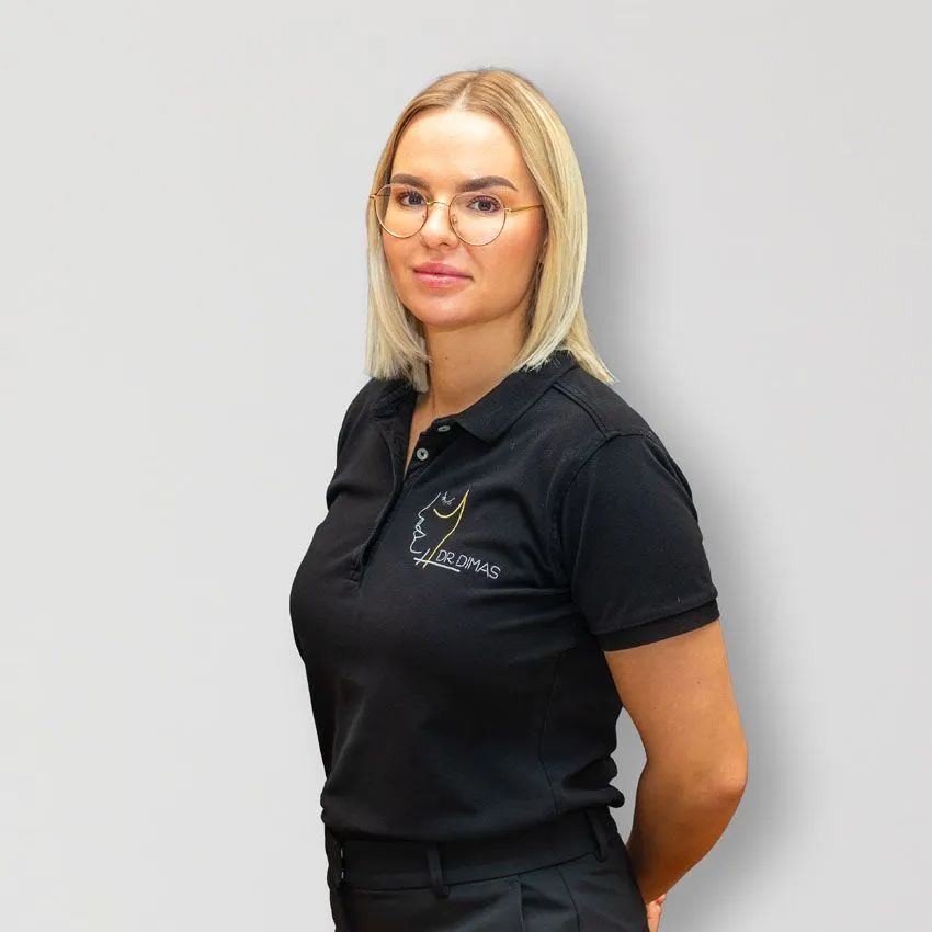 Laura Prokurat – Assistant